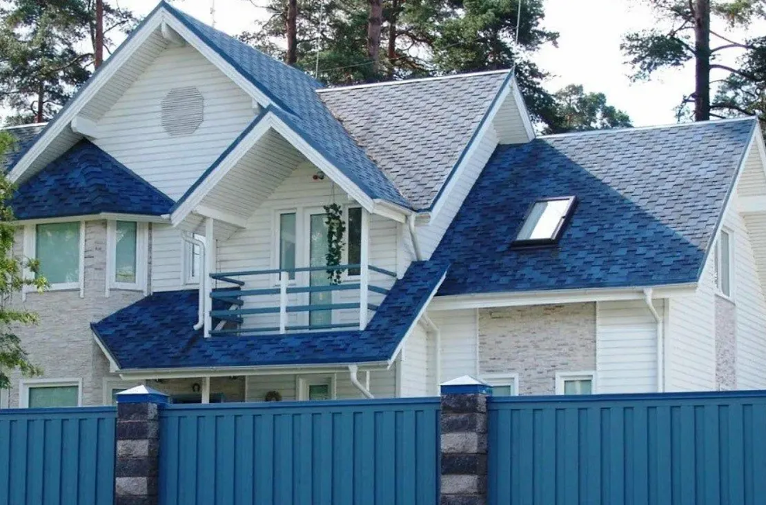 Цвет фасада для синей крыши