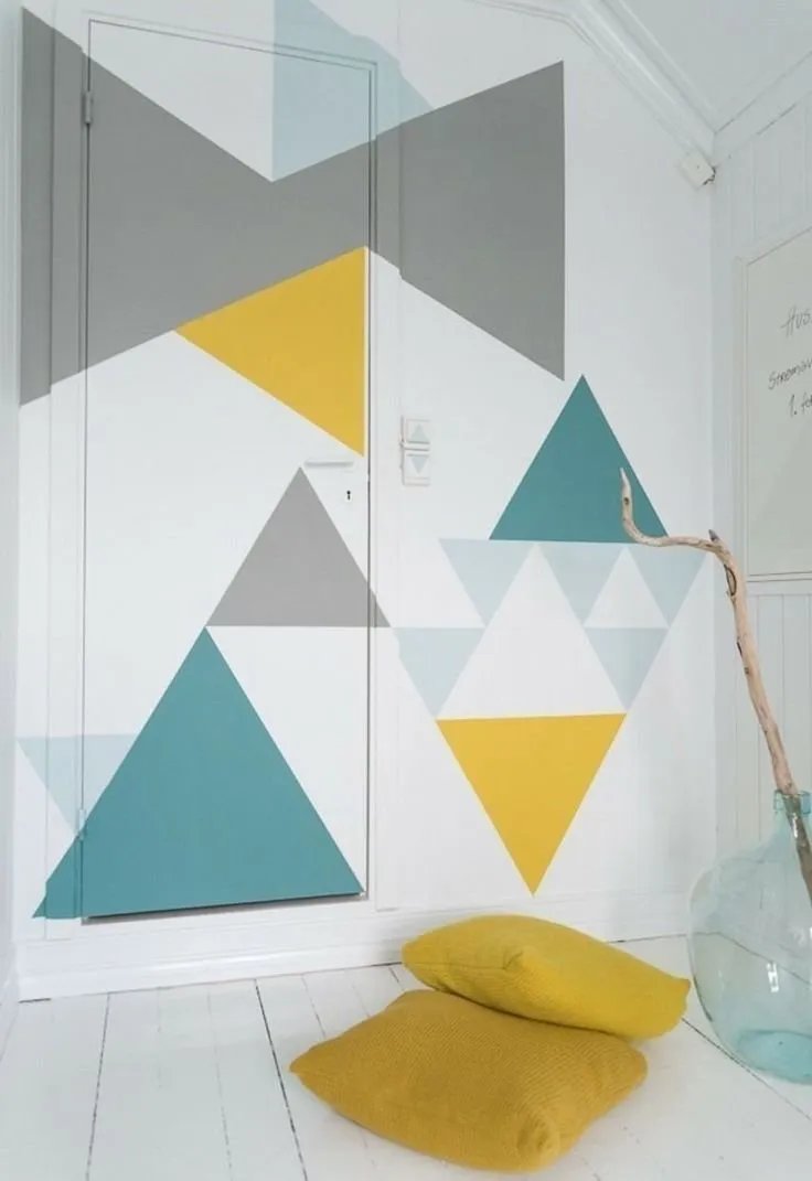 Треугольники на стене