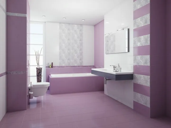 Фиолетовый дизайн ванной комнаты выглядит благородно и изысканно