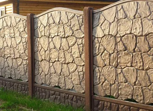 забор из бетона