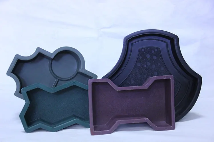 Для изготовления плитки используется разный материал ФОТО: svouimirukami.ru