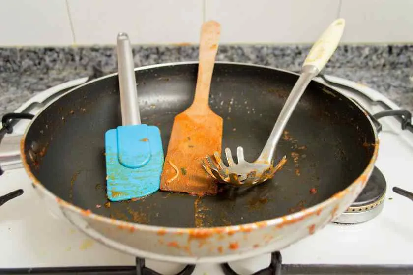 Как очистить сковороду от нагара: как ...