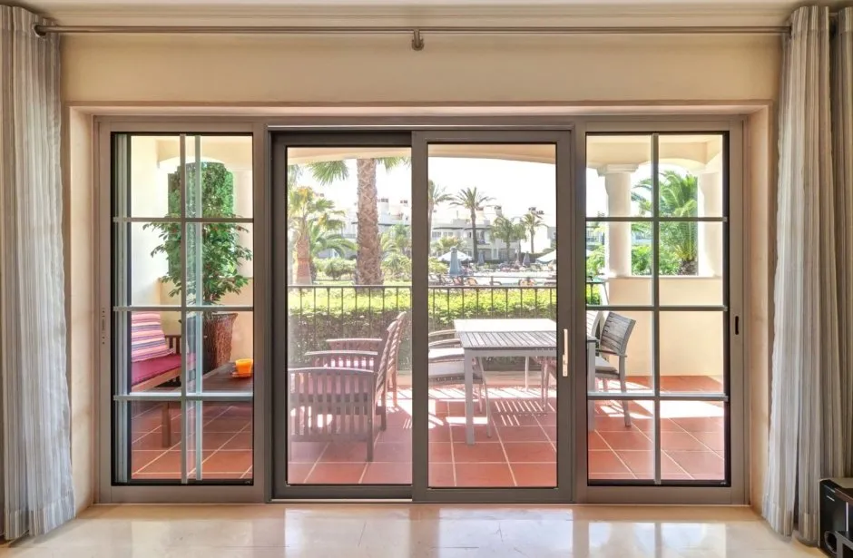 ПВХ двери Rehau Doors
