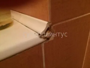 Кафельный бордюр для ванны 1