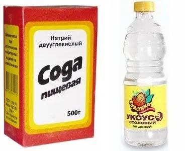 Сода и уксус устраняют запахи и чистят унитаз