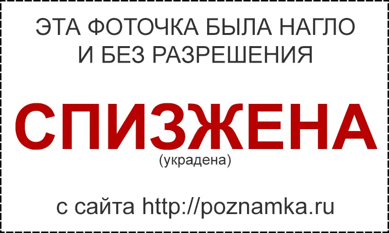 Вилка типа C (слева) в сравнении с 16-амперной вилкой типа L (справа)