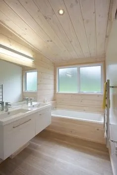 Toilet And Bathroom Design, Tiny House Bathroom Ideas, Cabin Bathrooms, Modern Log House, Modern Cabin, Bathroom Remodel Master, Modern Cottage Interior, Dom Z Bali