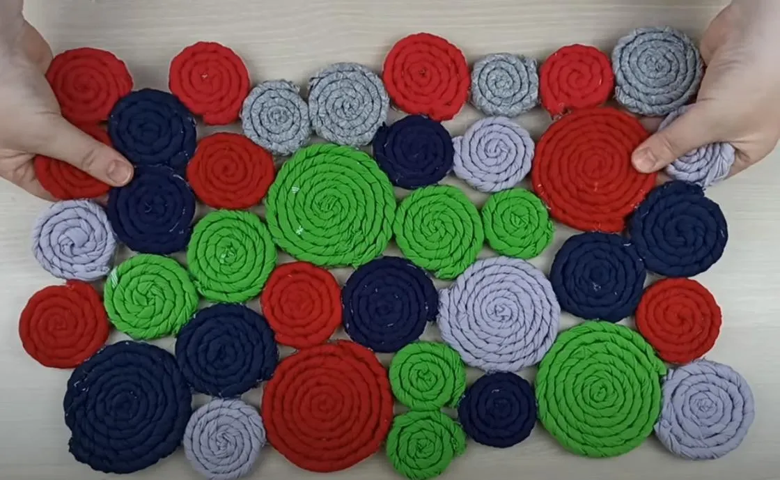Коврик из лоскутков «Улитка» Коврик из лоскутков «Улитка»