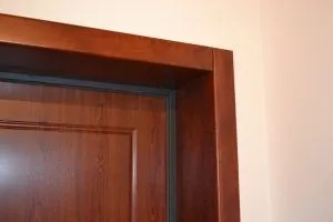 Отделка откосов ламинатом