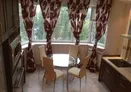 Стеклянный стол на кухне фото в интерьере