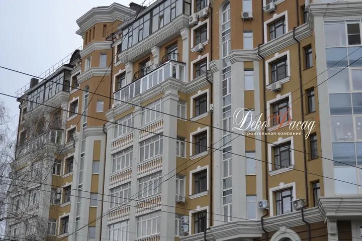 Мокрый фасад многоквартирного дома ... Мокрый фасад многоквартирного дома ...