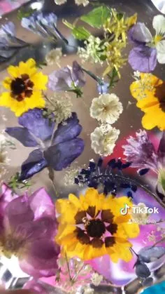 Diy Resin Flowers, Dried Flowers Diy, Pressed Flower Crafts, Pressed Flower Candles, Flower Resin Jewelry, Clear Resin