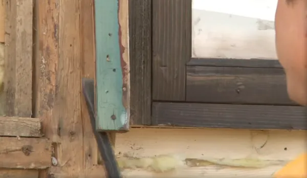 Удалите мешающие элементы с фасада здания
