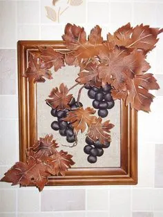 Мастер-класс: Панно из кожи «Виноградная лоза» | декор | Постила Leather Craft, Leather Handmade, Clay Projects, Projects To Try, Fun Crafts, Diy And Crafts, Leather Tutorial, Material Flowers, Leather Carving