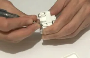 Из переходного выключателя делаем обычный