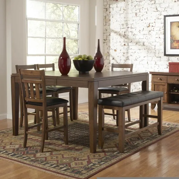 Отделка стены в обеденной зоне