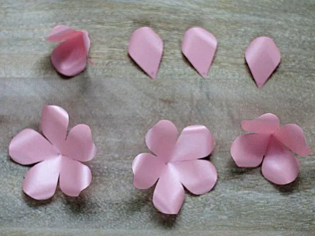 Как сделать розу из бумаги, фоамирана, фетра, ленты и других материалов (15 мастер-классов)