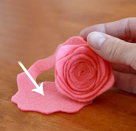 Как сделать розу из бумаги, фоамирана, фетра, ленты и других материалов (15 мастер-классов)