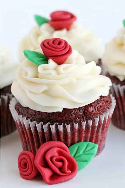 Как сделать розу из бумаги, фоамирана, фетра, ленты и других материалов (15 мастер-классов)