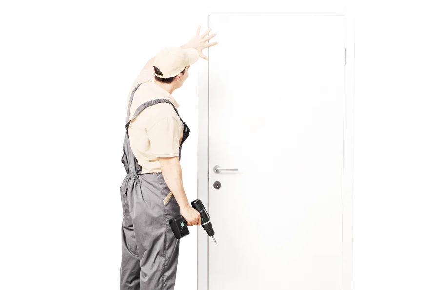 Установка межкомнатных дверей у метро ...