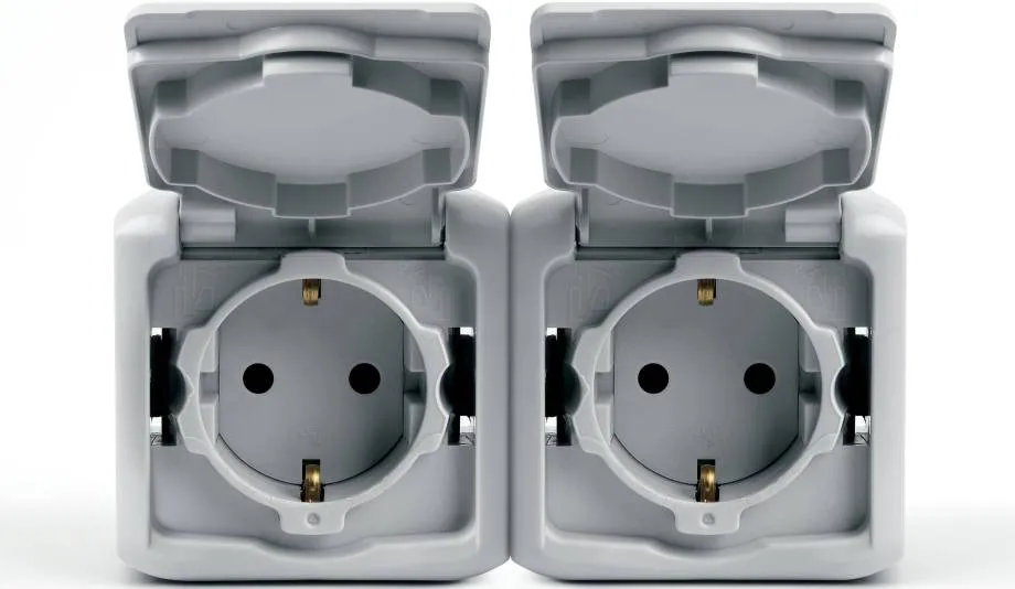 Защищенная двойная розетка