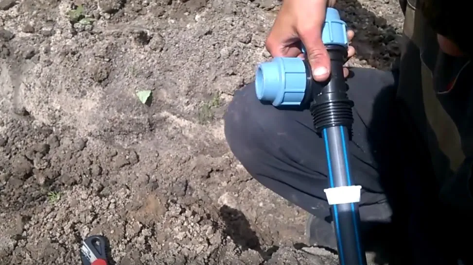 Подсоединение трубы к тройнику