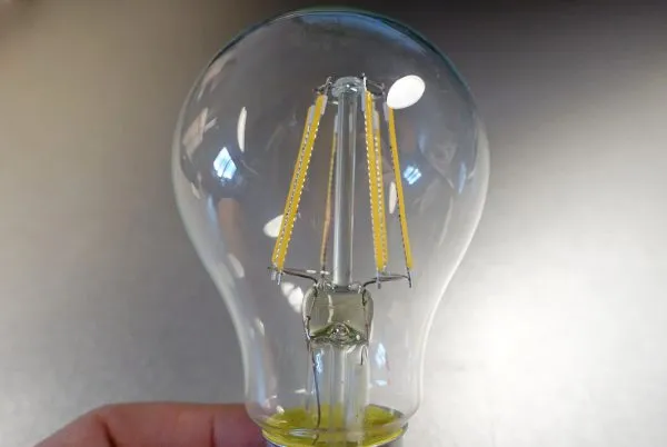 Светодиодные лампы со стеклянной колбой не подлежат ремонту