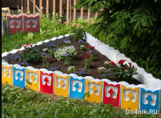 Ограждения для грядок из пластика: плюсы и минусы материала, идеи для оформления