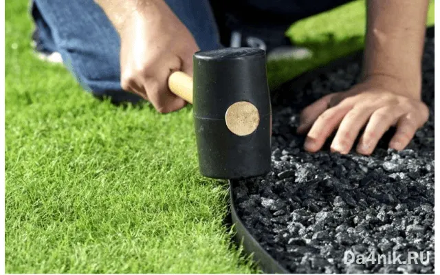 Ограждения для грядок из пластика: плюсы и минусы материала, идеи для оформления