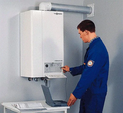 На снимке монтаж газовой колонки