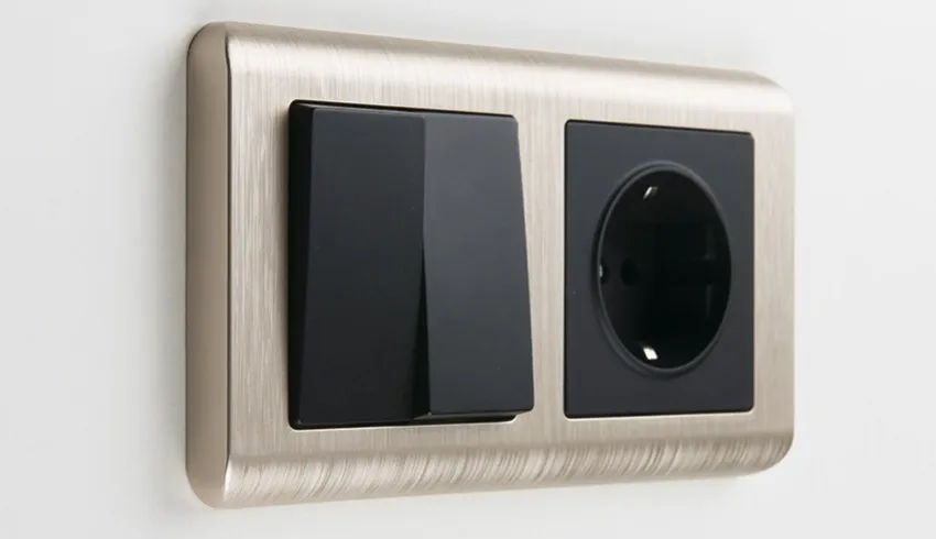 Особенностью розеток и выключателей от компании Schneider-Electric является широкий выбор изысканных внешних корпусов Особенностью розеток и выключателей от компании Schneider-Electric является широкий выбор изысканных внешних корпусов