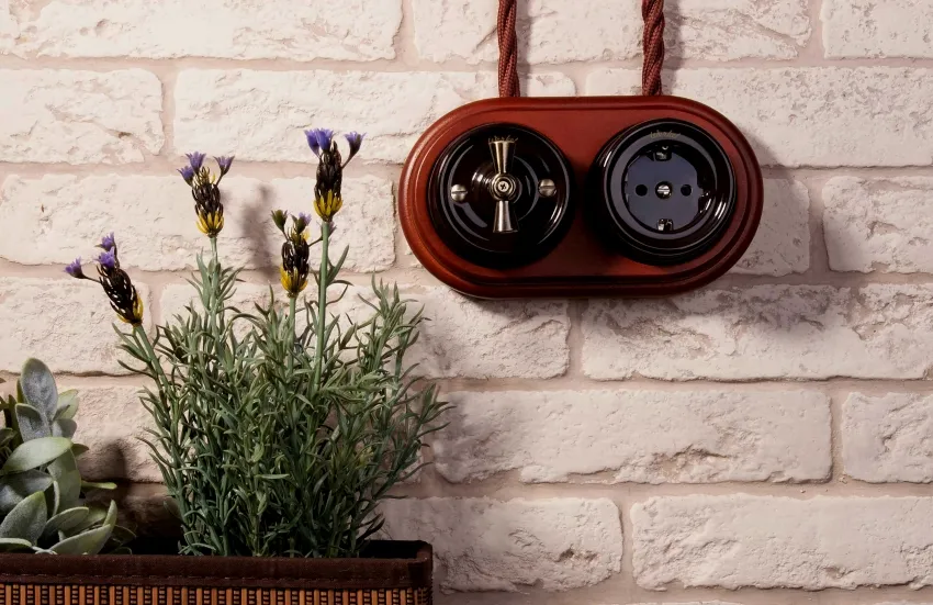 Современные производителя предлагают широкий выбор дизайна розеток с выключателями Современные производителя предлагают широкий выбор дизайна розеток с выключателями