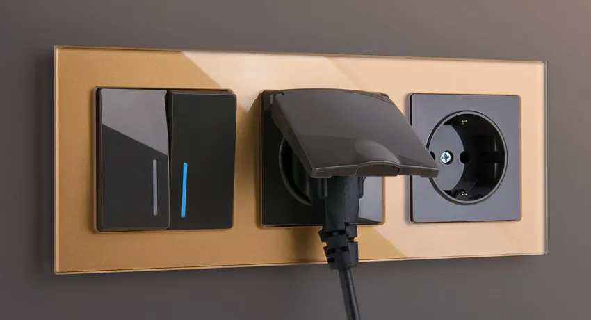 Использование розетки с выключателем в одном корпусе является удобным способом безопасно управлять электрическими приборами без кнопки питания