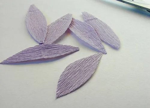 Цветы из гофрированной бумаги своими руками: простые мастер-классы