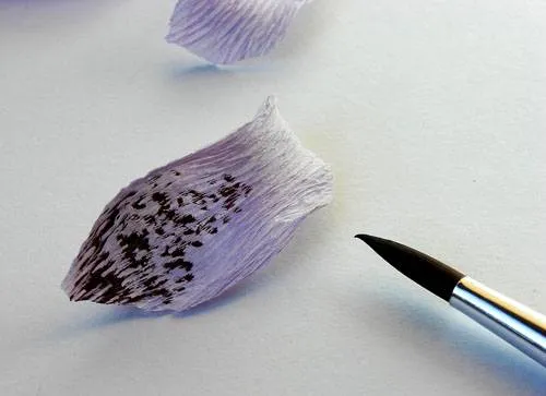 Цветы из гофрированной бумаги своими руками: простые мастер-классы