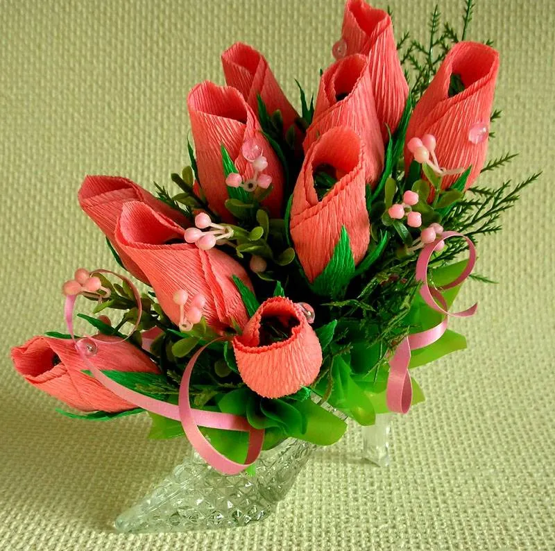 Цветы из гофрированной бумаги своими руками