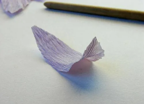 Цветы из гофрированной бумаги своими руками: простые мастер-классы