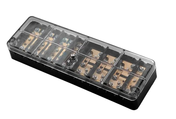 Прозрачная крышка позволит вовремя заметить перегрев зажима при плохом контакте