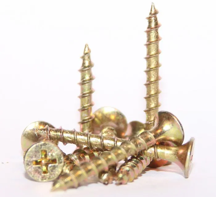 Оцинкованные саморезы по дереву