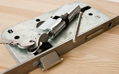 Dvernoi zamok tsilindricheskii