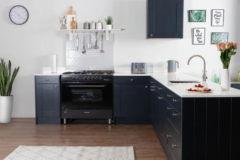 Шкафы для кухни: правила выбора, фото