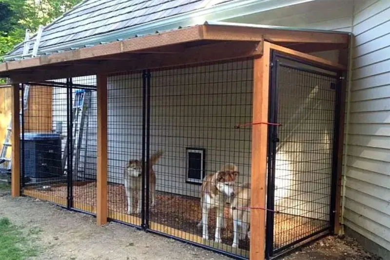 Пристенный вольер