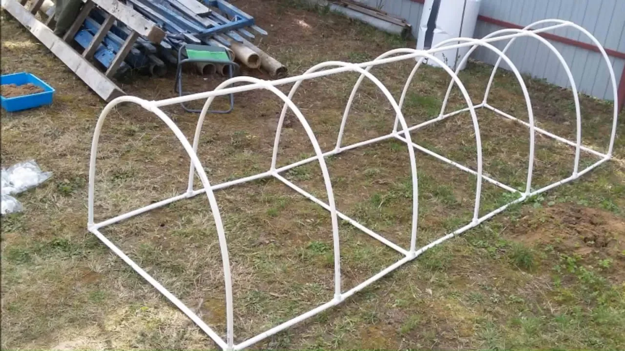 Дешевый и простой парник из пластиковых труб