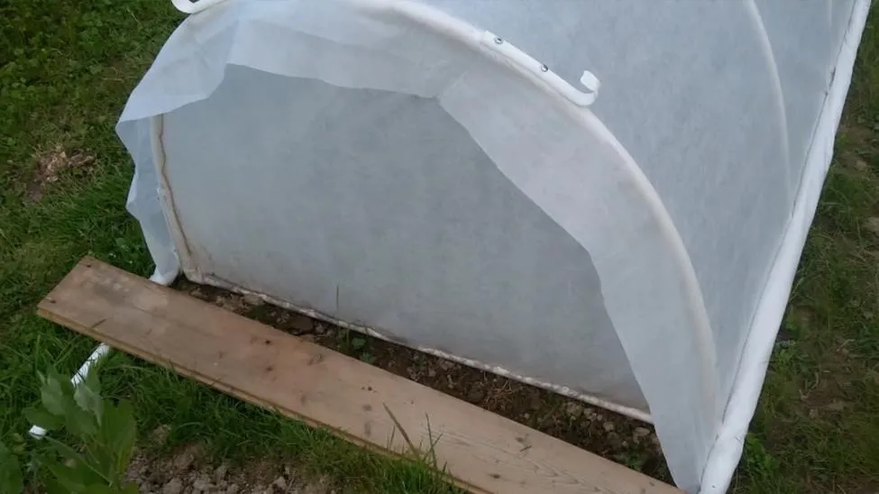 Дешевый и простой парник из пластиковых труб